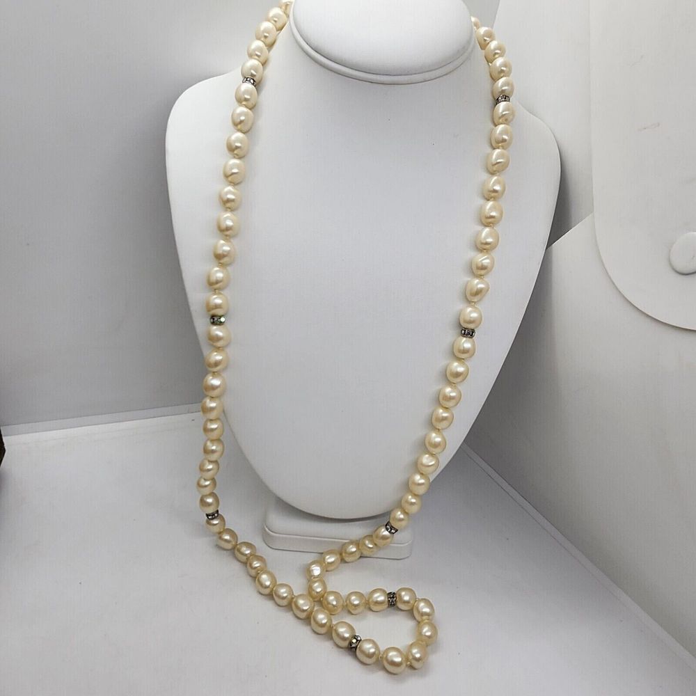 Vintage Cream Faux Pearl And‎ Crystal Necklace